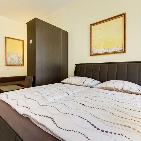 Hálkova Studio Praha Exteriér fotografie