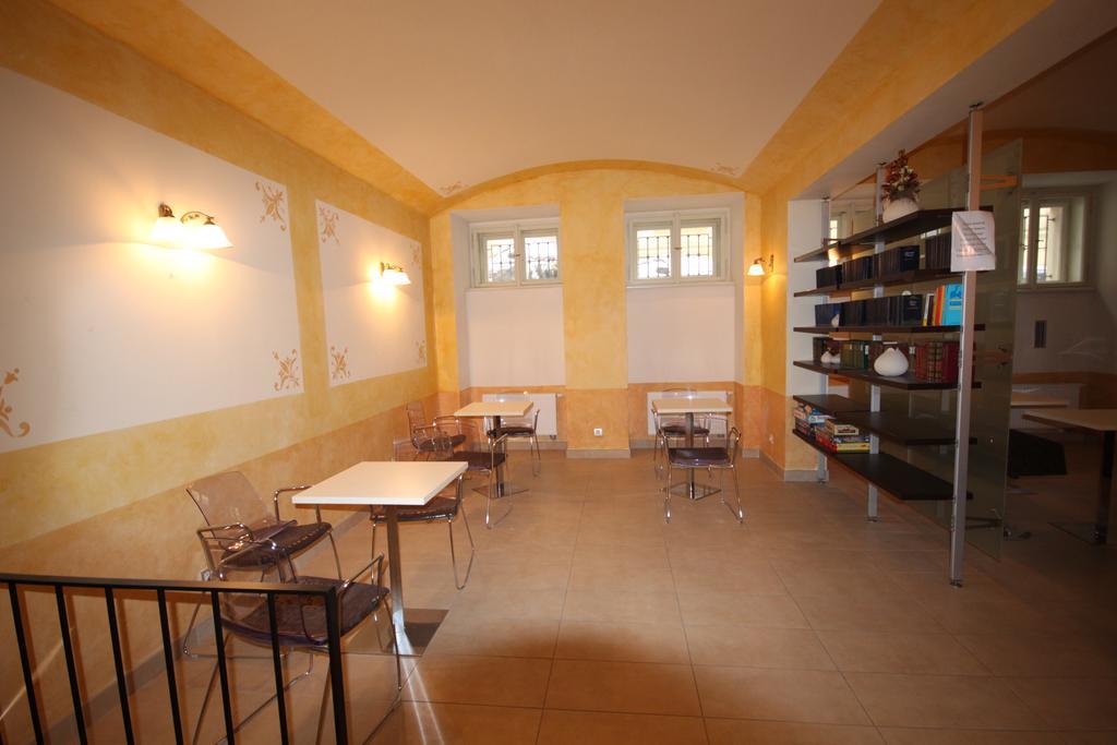 Hálkova Studio Praha Exteriér fotografie
