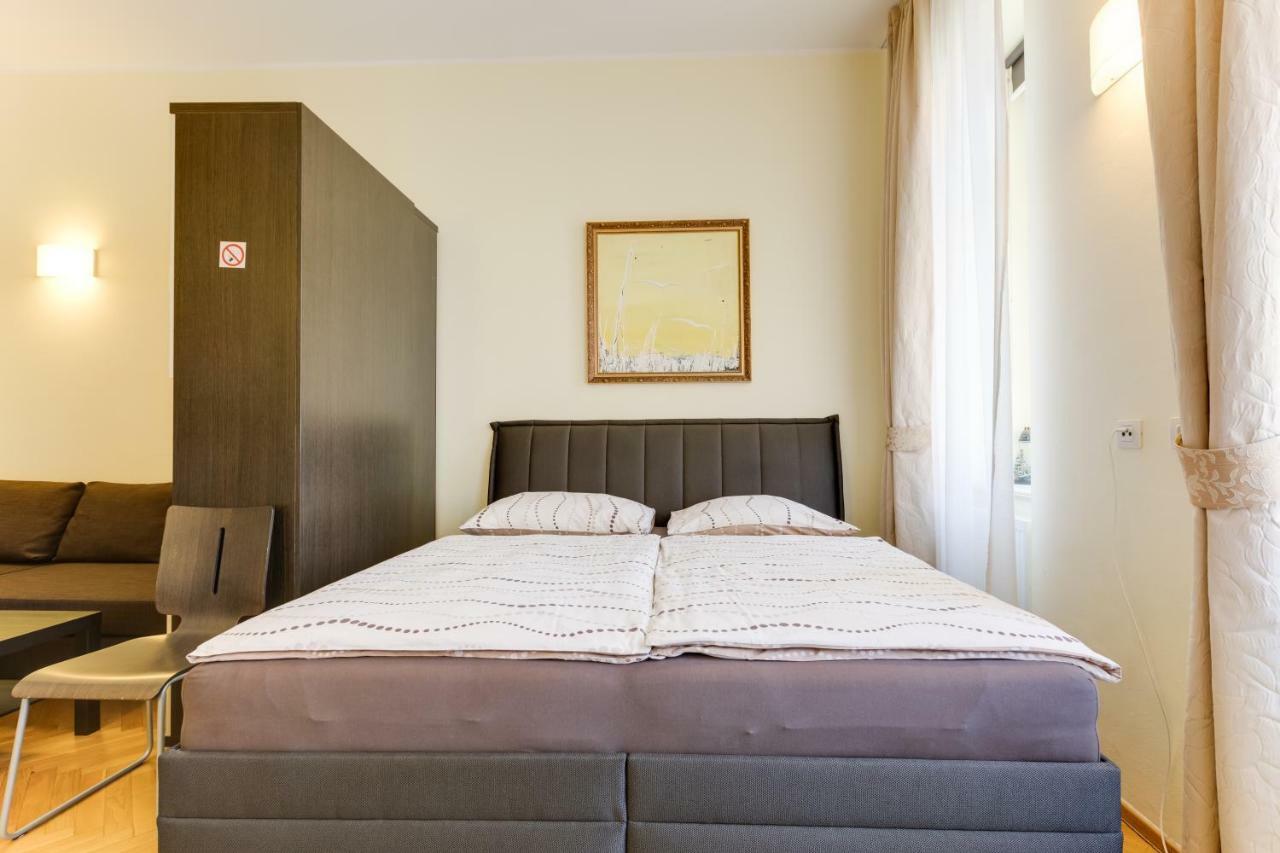 Hálkova Studio Praha Exteriér fotografie