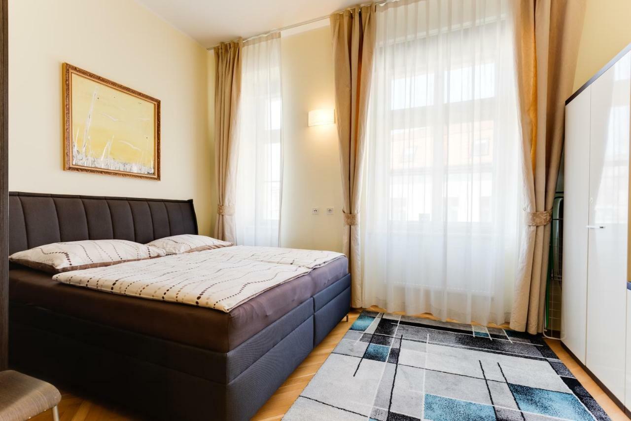 Hálkova Studio Praha Exteriér fotografie