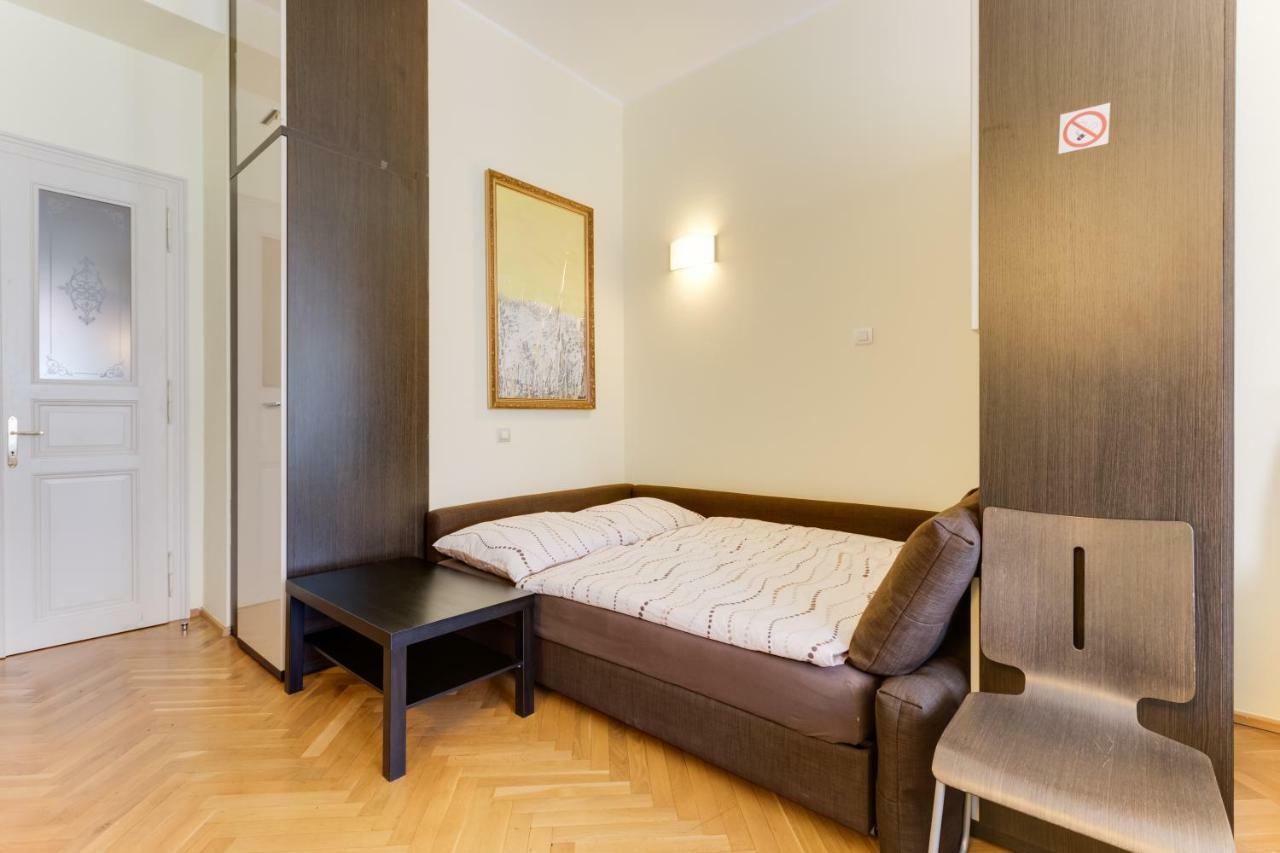 Hálkova Studio Praha Exteriér fotografie